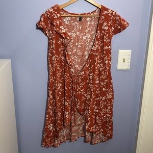🦋Orange floral wrap dress🦋